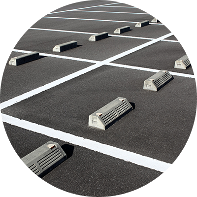 大型駐車場を完備